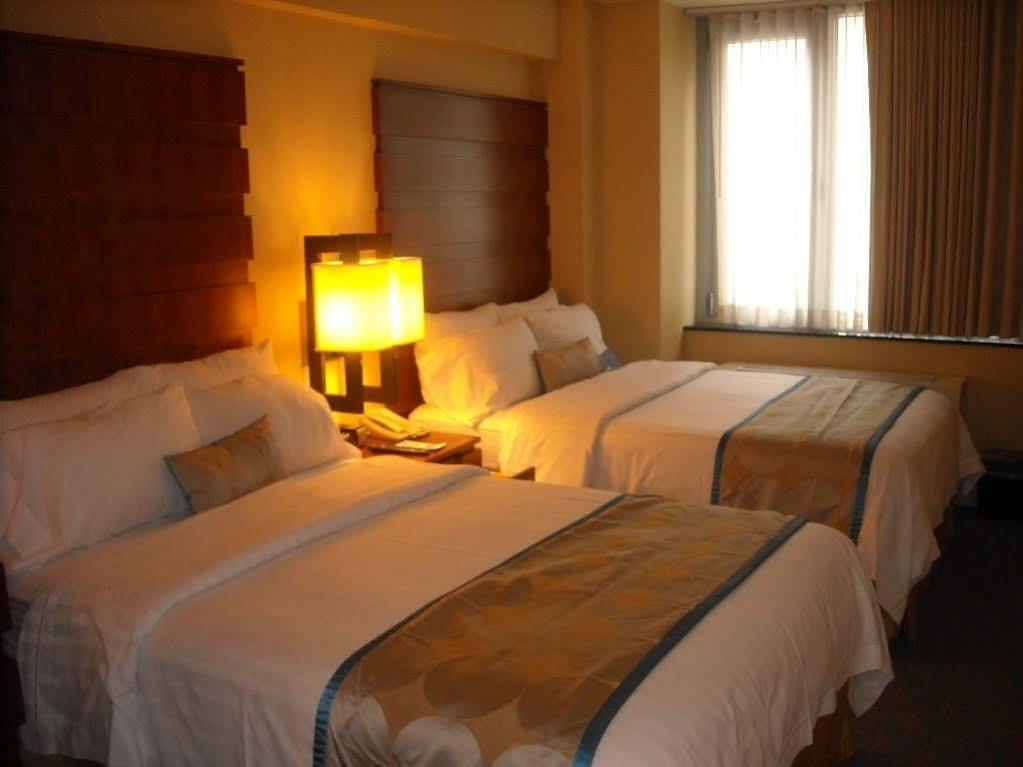 Fairfield Inn & Suites By Marriott New York Manhattan/Fifth Avenue Exterior photo